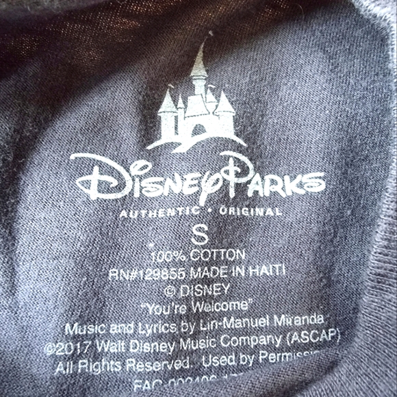 Disney Parks Moana Short Sleeve Tee "THE HAIR. THE BOD! YOU'RE WELCOME! - Picture 4 of 6